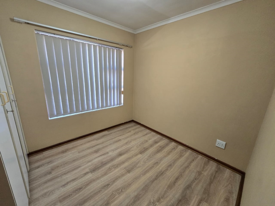 To Let 3 Bedroom Property for Rent in Protea Heights Western Cape